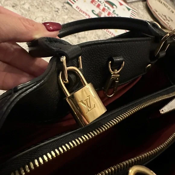 Louis Vuitton Monogram Giant Montaigne black and cream Beautiful handbag. - Picture 5 of 16